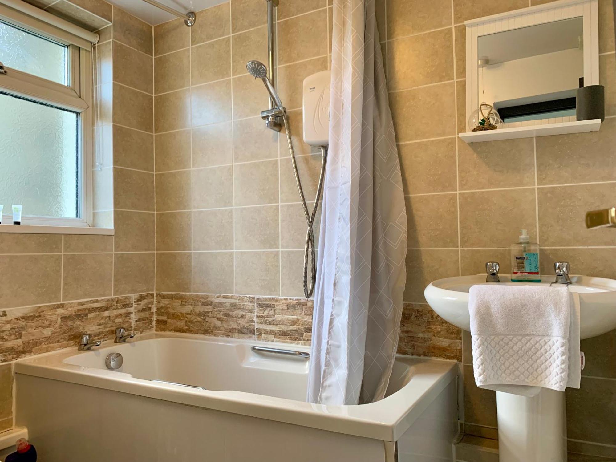 Cheerful - 3 Bed - Serviced Accommodation - In Heart Of Northumberland - Sleeps 6 Bebside 외부 사진
